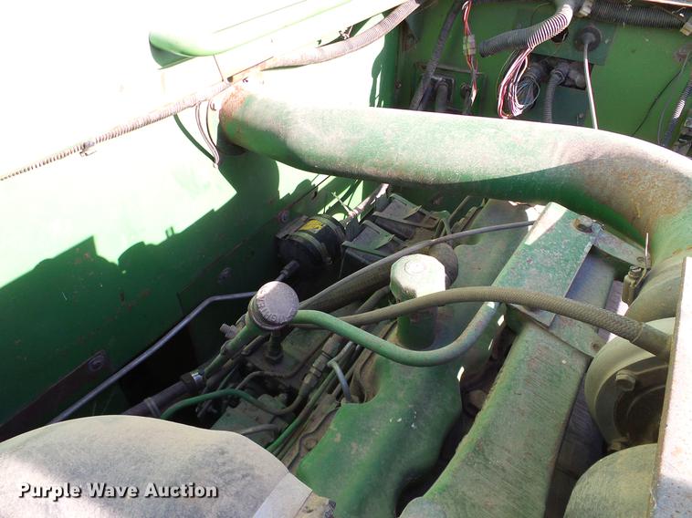 image for item DA6965 1983 John Deere 8820 Turbo combine
