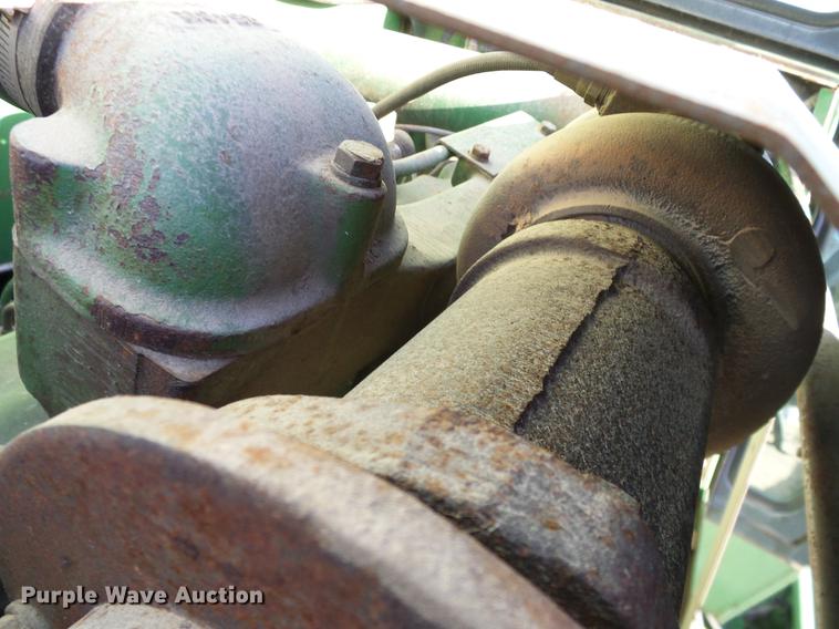 image for item DA6965 1983 John Deere 8820 Turbo combine