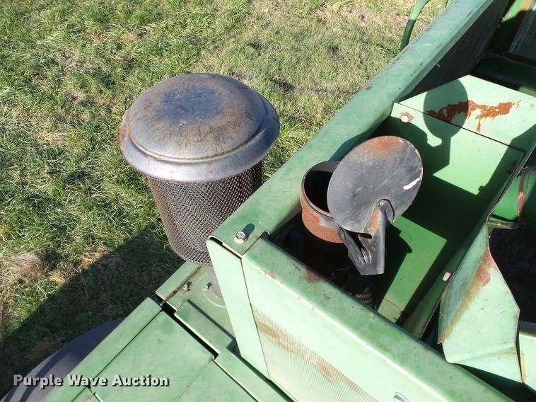 image for item DA6965 1983 John Deere 8820 Turbo combine