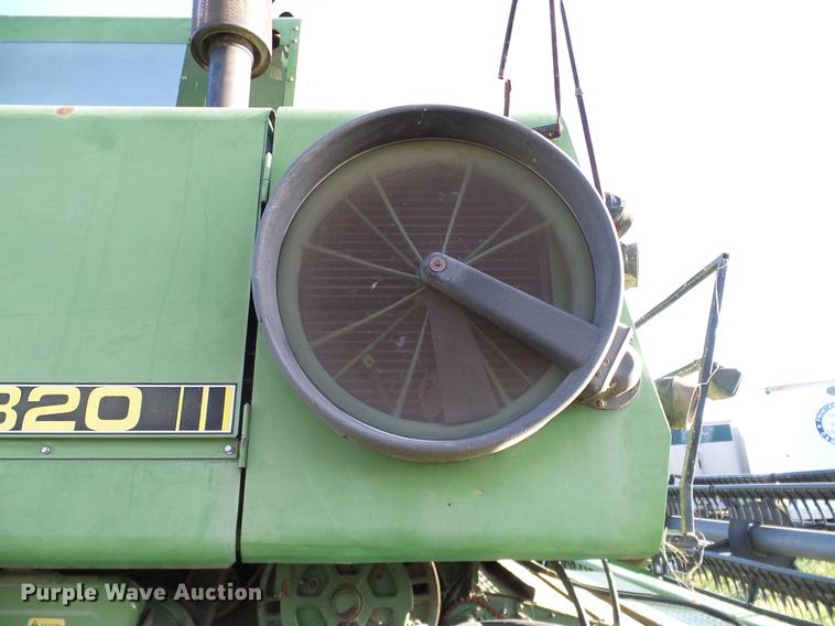 image for item DA6965 1983 John Deere 8820 Turbo combine