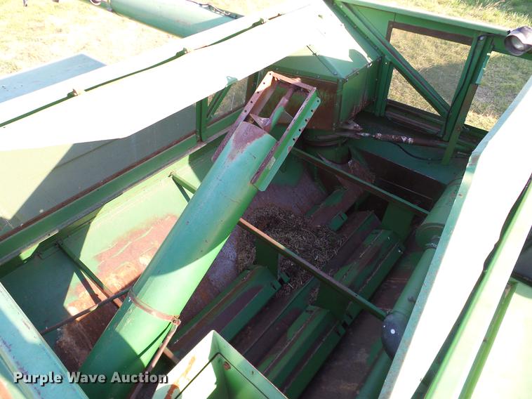 image for item DA6965 1983 John Deere 8820 Turbo combine