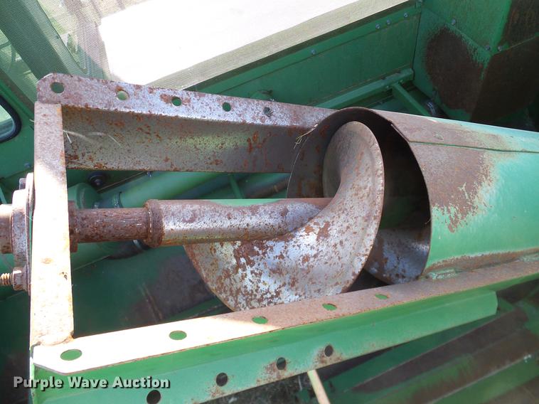 image for item DA6965 1983 John Deere 8820 Turbo combine