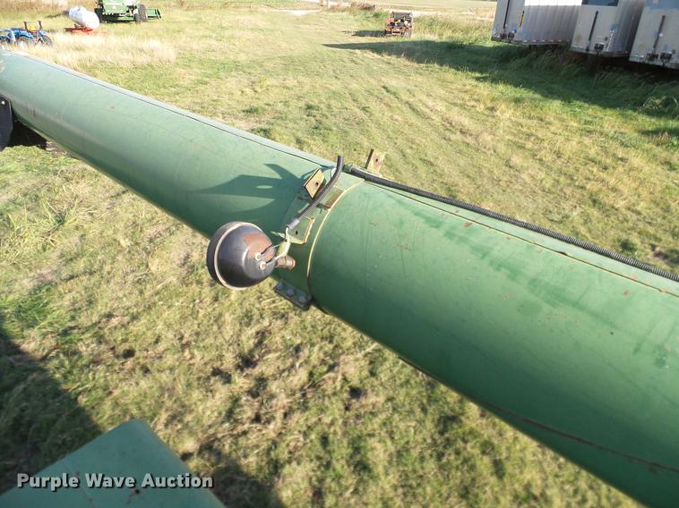 image for item DA6965 1983 John Deere 8820 Turbo combine