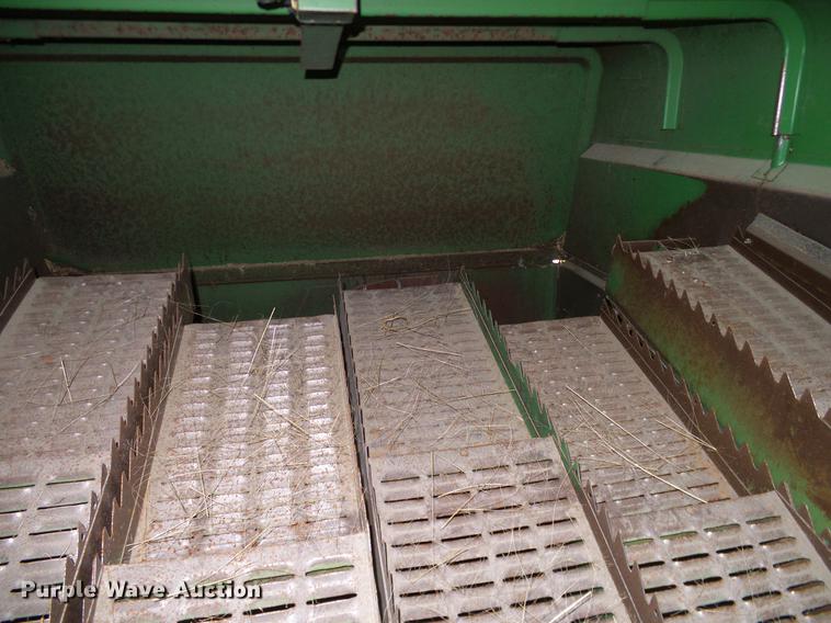 image for item DA6965 1983 John Deere 8820 Turbo combine