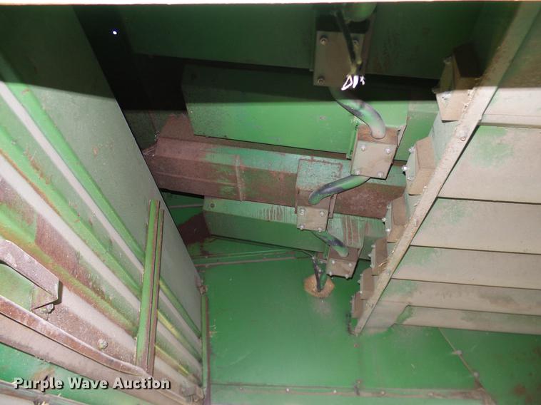 image for item DA6965 1983 John Deere 8820 Turbo combine