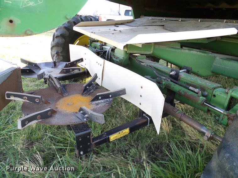 image for item DA6965 1983 John Deere 8820 Turbo combine