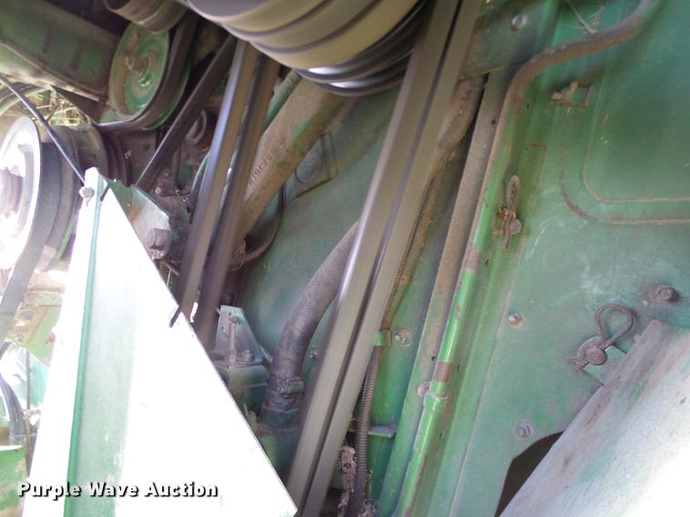 image for item DA6965 1983 John Deere 8820 Turbo combine
