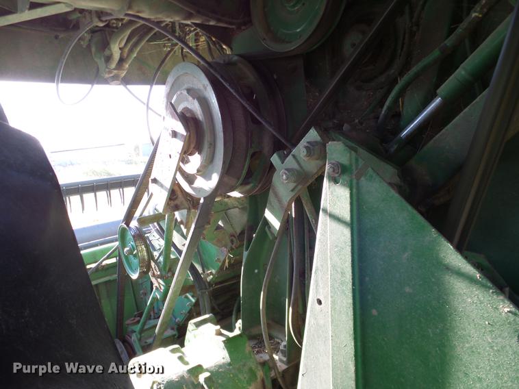 image for item DA6965 1983 John Deere 8820 Turbo combine