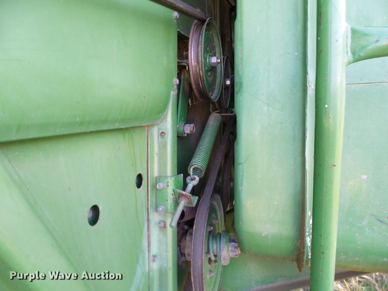image for item DA6965 1983 John Deere 8820 Turbo combine