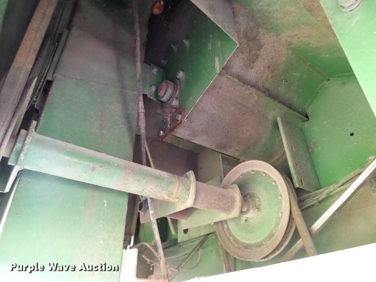 image for item DA6965 1983 John Deere 8820 Turbo combine