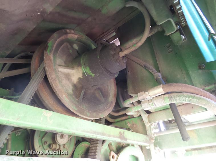 image for item DA6965 1983 John Deere 8820 Turbo combine
