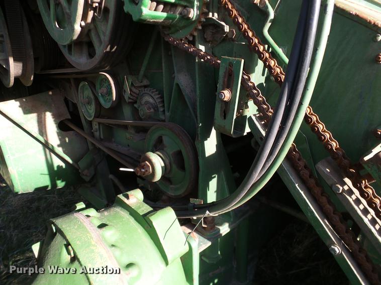 image for item DA6965 1983 John Deere 8820 Turbo combine