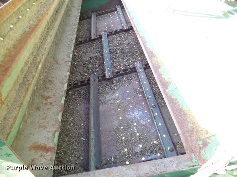 image for item DA6965 1983 John Deere 8820 Turbo combine