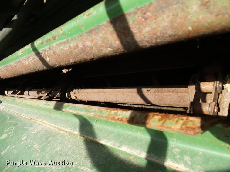 image for item DA6965 1983 John Deere 8820 Turbo combine