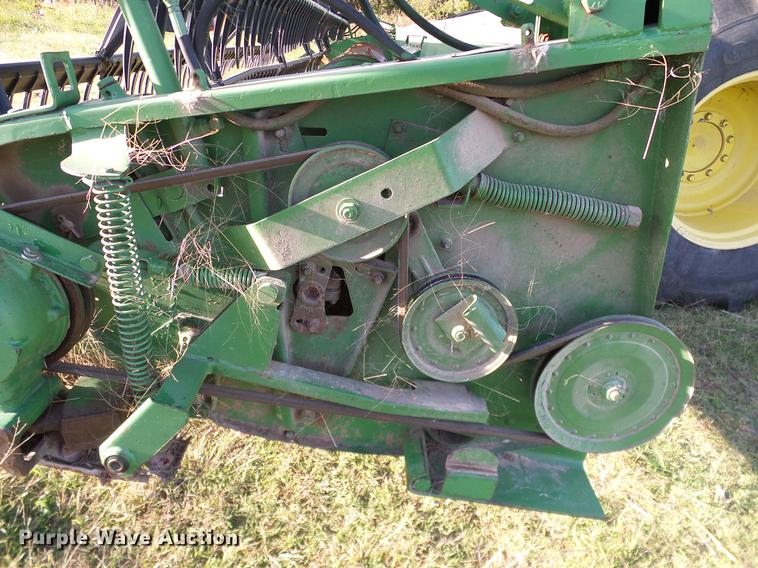 image for item DA6965 1983 John Deere 8820 Turbo combine
