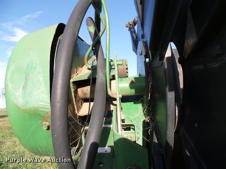 image for item DA6965 1983 John Deere 8820 Turbo combine