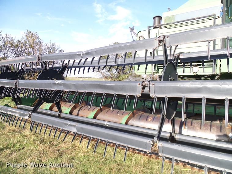 image for item DA6965 1983 John Deere 8820 Turbo combine