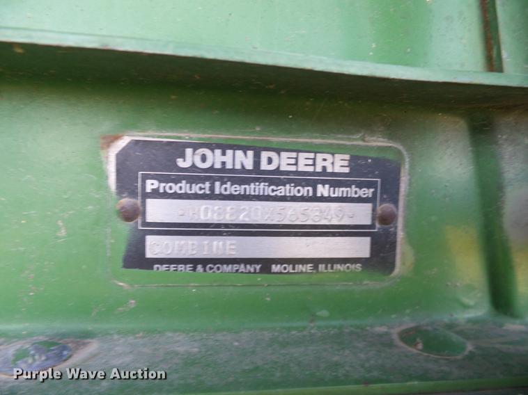 image for item DA6965 1983 John Deere 8820 Turbo combine