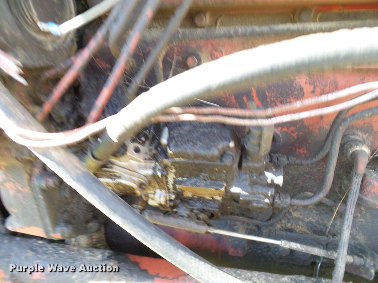 image for item DA6966 1977 International 1086 tractor