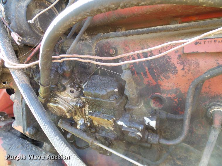 image for item DA6966 1977 International 1086 tractor