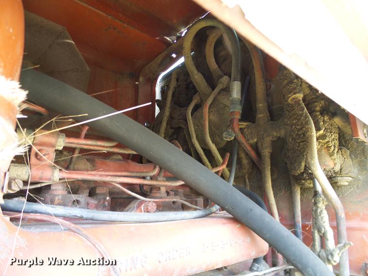 image for item DA6966 1977 International 1086 tractor