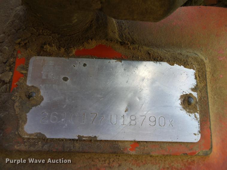 image for item DA6966 1977 International 1086 tractor