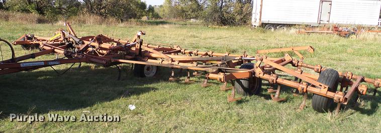 image for item DA6972 Allis Chalmers 1300 field cultivator