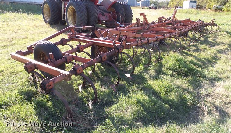 image for item DA6972 Allis Chalmers 1300 field cultivator