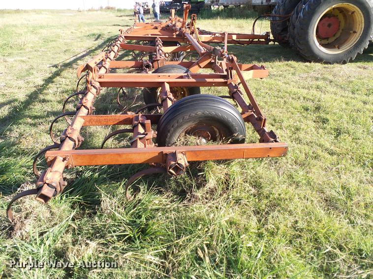 image for item DA6972 Allis Chalmers 1300 field cultivator