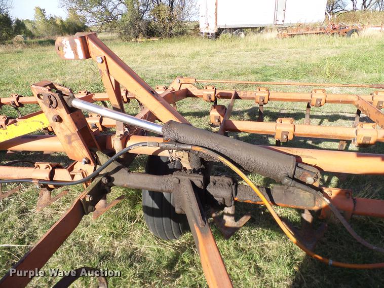 image for item DA6972 Allis Chalmers 1300 field cultivator