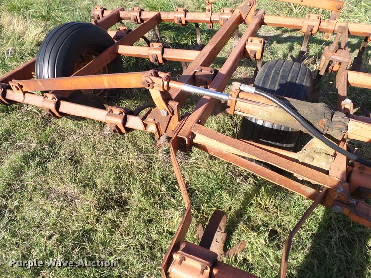 image for item DA6972 Allis Chalmers 1300 field cultivator