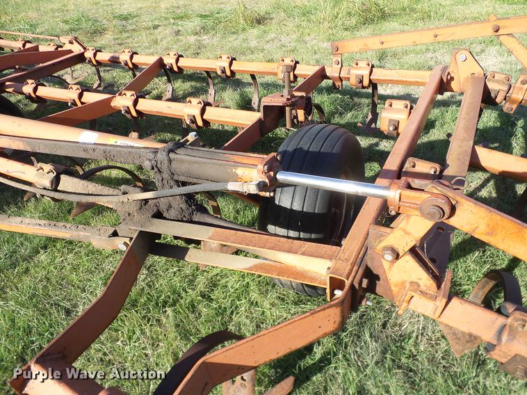 image for item DA6972 Allis Chalmers 1300 field cultivator