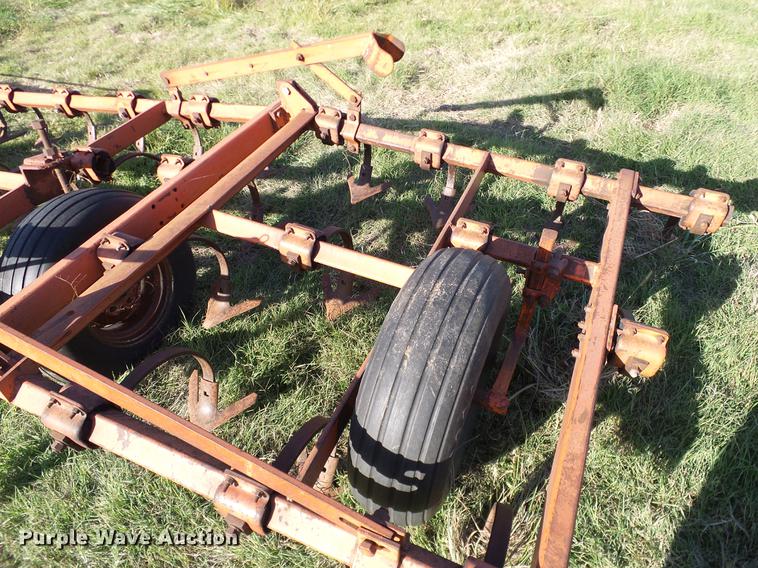 image for item DA6972 Allis Chalmers 1300 field cultivator
