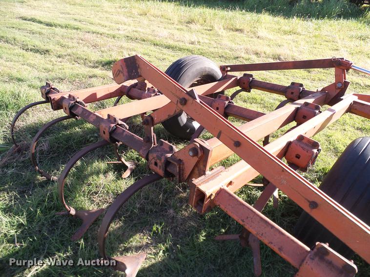 image for item DA6972 Allis Chalmers 1300 field cultivator