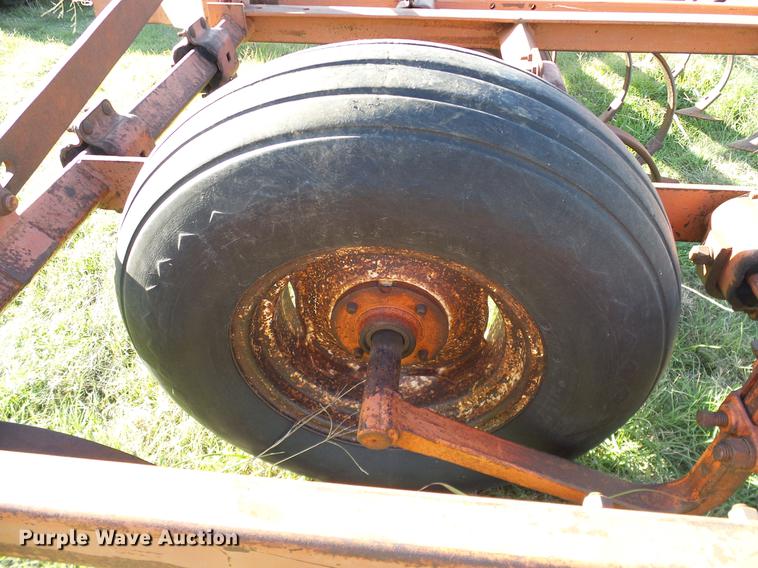 image for item DA6972 Allis Chalmers 1300 field cultivator