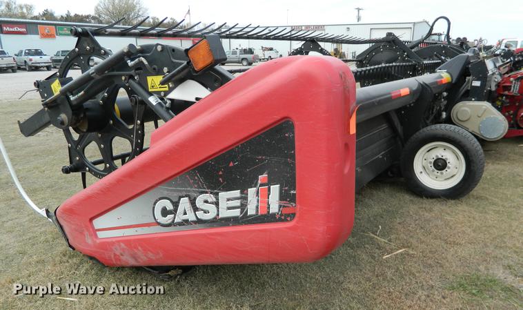 image for item DB1164 2013 Case IH 216240M102BK draper head