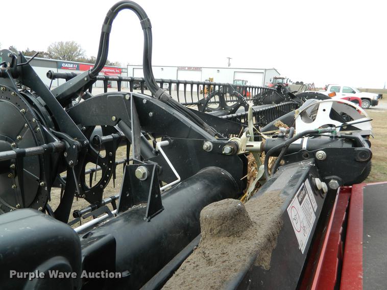 image for item DB1164 2013 Case IH 216240M102BK draper head