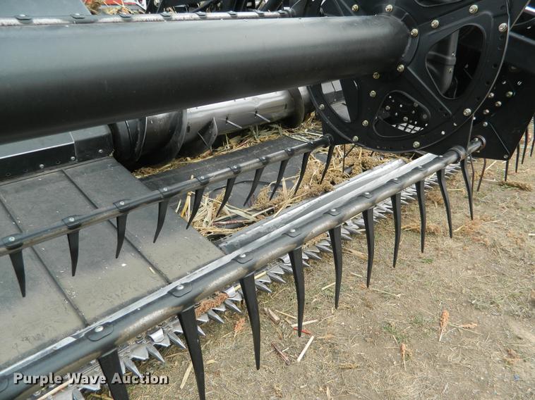 image for item DB1164 2013 Case IH 216240M102BK draper head