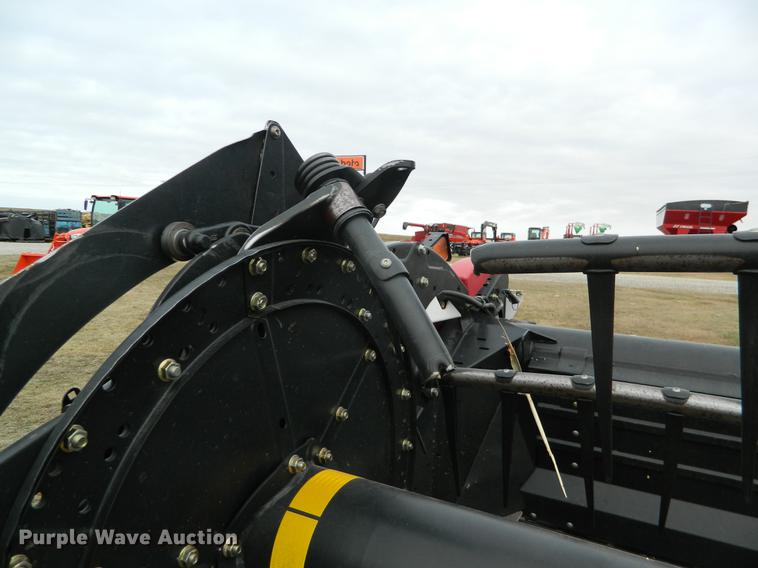 image for item DB1164 2013 Case IH 216240M102BK draper head