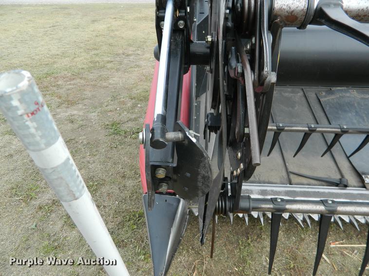 image for item DB1164 2013 Case IH 216240M102BK draper head