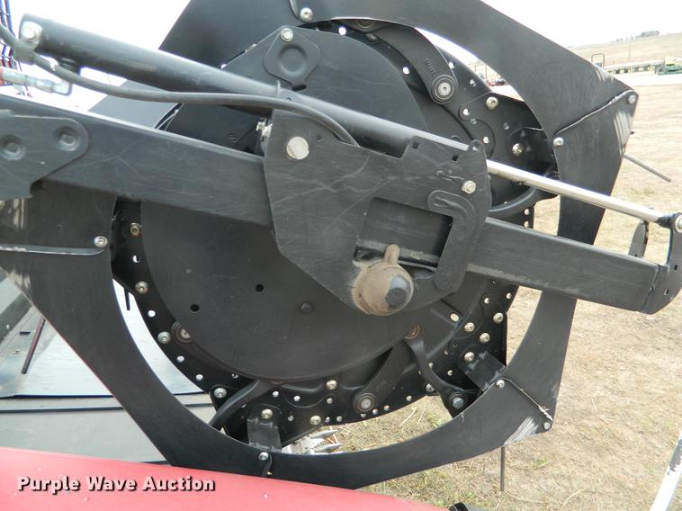 image for item DB1164 2013 Case IH 216240M102BK draper head