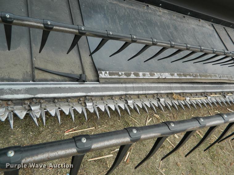 image for item DB1164 2013 Case IH 216240M102BK draper head