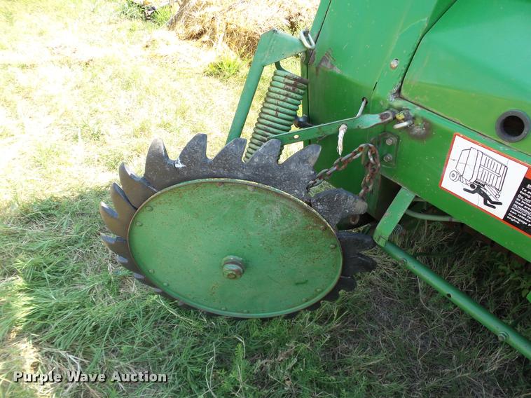 image for item DB4152 1994 John Deere 535 round baler