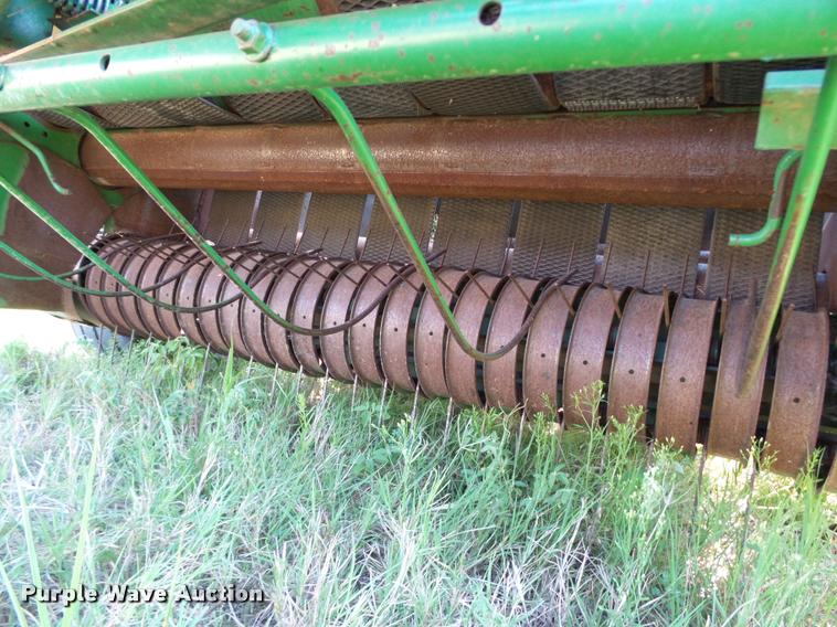 image for item DB4152 1994 John Deere 535 round baler