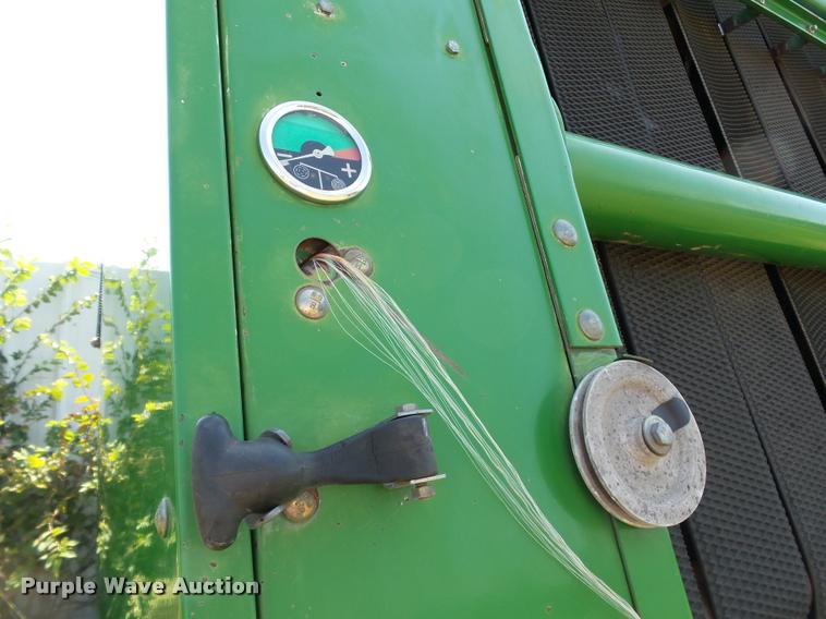 image for item DB4152 1994 John Deere 535 round baler