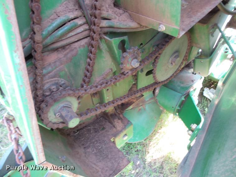 image for item DB4152 1994 John Deere 535 round baler