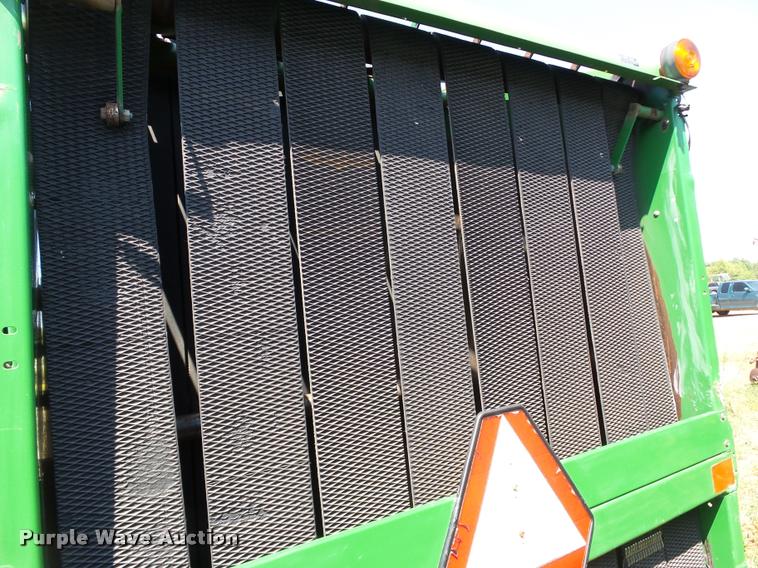 image for item DB4152 1994 John Deere 535 round baler
