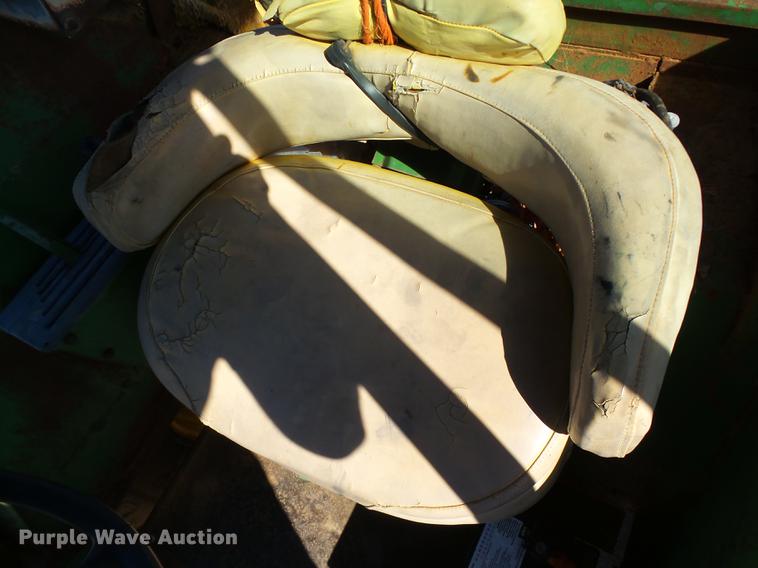 image for item DB4213 1969 John Deere 4520 tractor