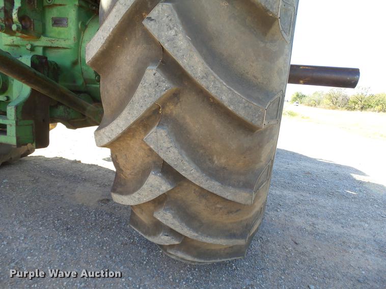 image for item DB4213 1969 John Deere 4520 tractor