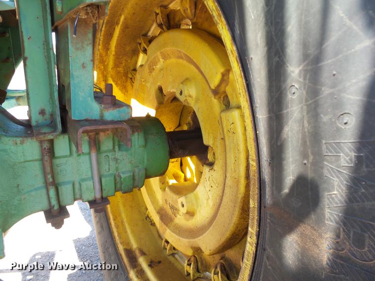image for item DB4213 1969 John Deere 4520 tractor